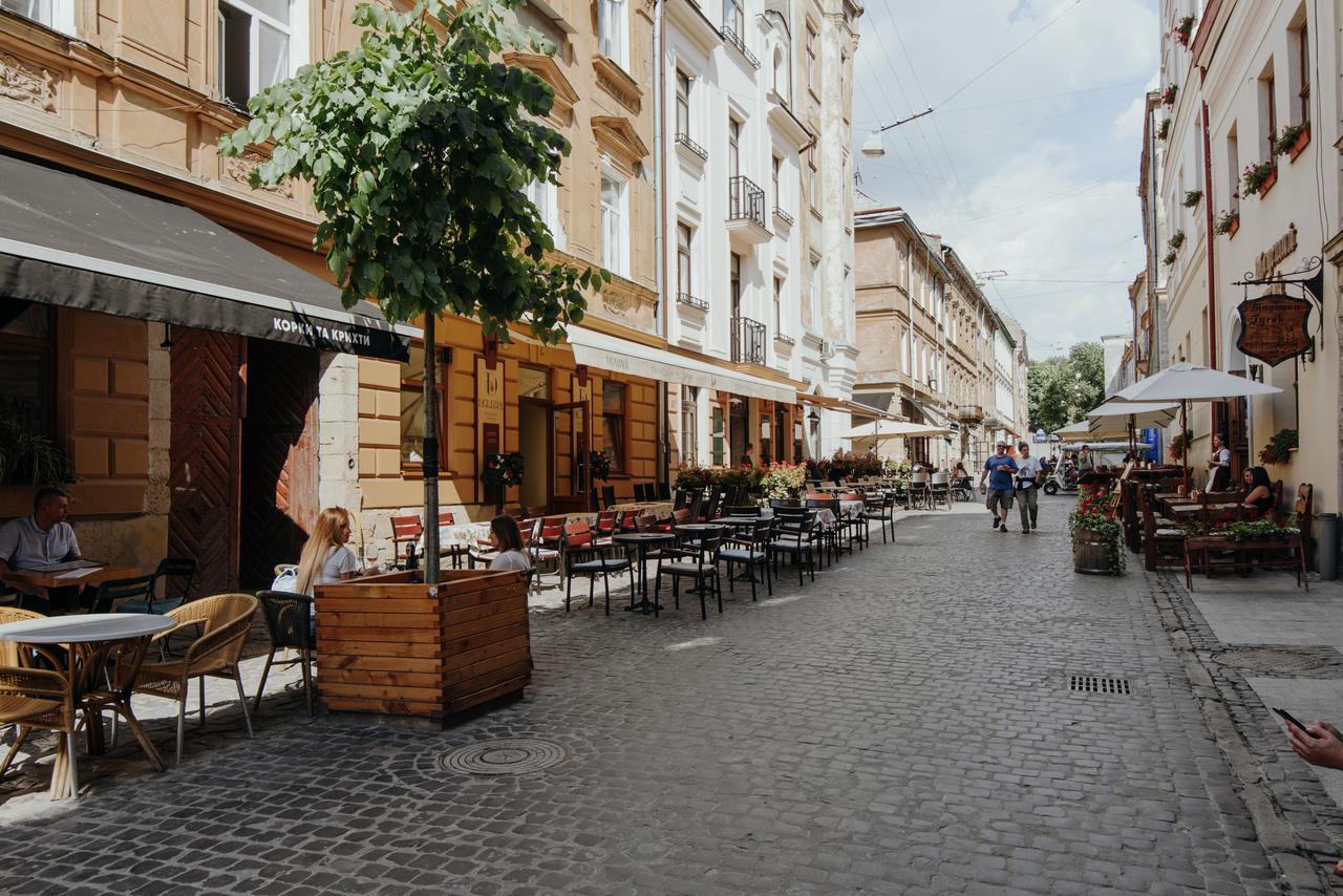 Apartment On Lesi Ukrainky Lviv Exteriör bild